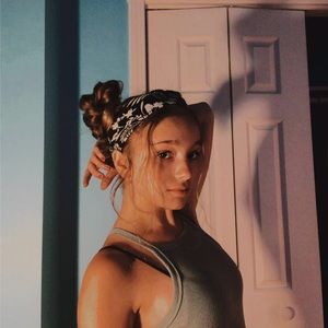 Meet your Posher, Mia